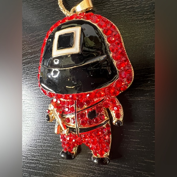 🎬 NWT! Squid Game Movie Crystal Necklace - Picture 5 of 8